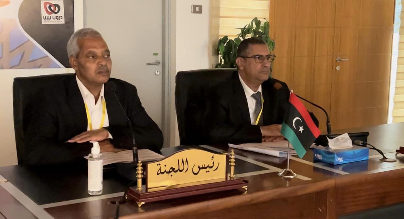 تنطلق خلال هذه اللحظات الجلسة الثانية بالقاعة B برئاسة الاستاذ الدكتور احمد الحضيري ومقرر الجلسة الأستاذ الدكتور الغرياني احمد