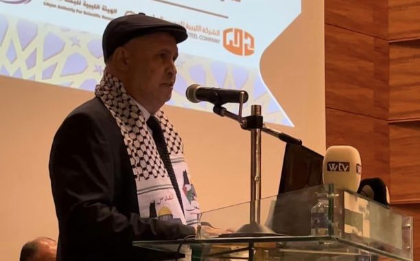 رئيس جامعة الجفرة ورئيس اللجنة التحضيرية للمؤتمر الدكتور يوسف جلالة يعطي الإذن لإنطلاق فاعليات المؤتمر العلمي الثالث للتشييد بالمناطق الصحراوية